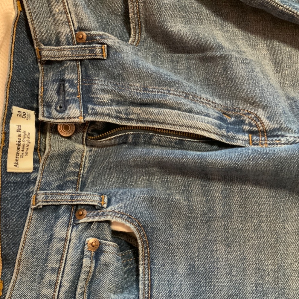 JEANS - Picture 5 of 6